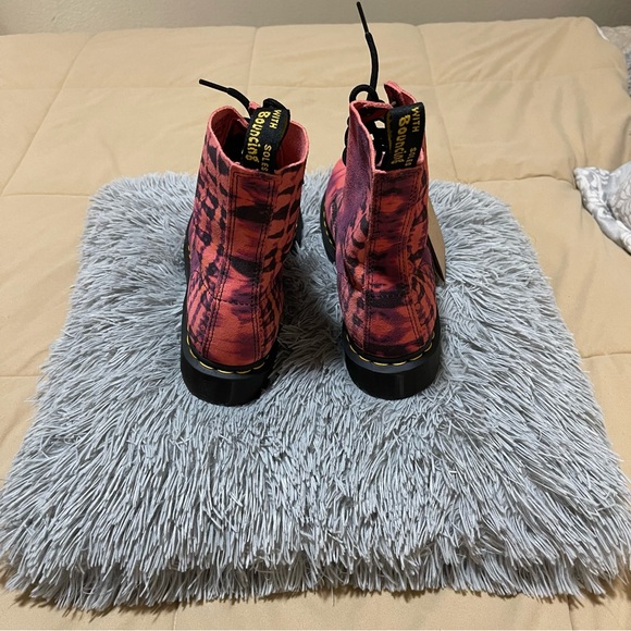 🌈 SOLD Amazing colorful suede Dr Martens - Picture 8 of 12